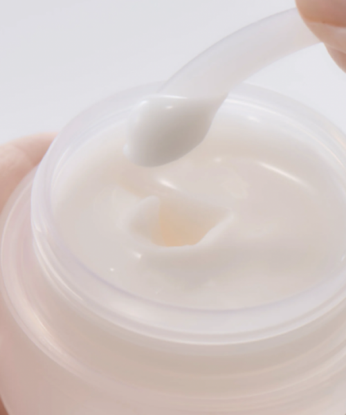 GEL CREAM WITH PEPTIDES AND VITAMIN C (AVAILABLE SOON)